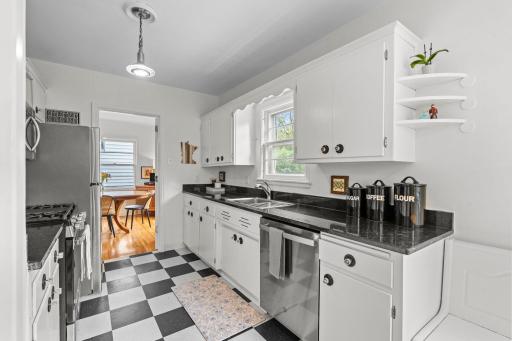 812 Nebraska Avenue E, Saint Paul, MN 55106