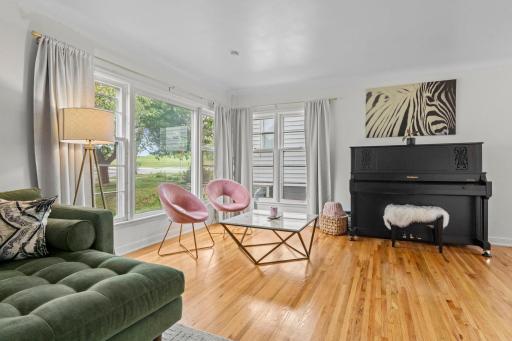 812 Nebraska Avenue E, Saint Paul, MN 55106