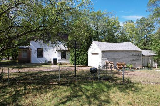 2466 Dale Street N, Roseville, MN 55113