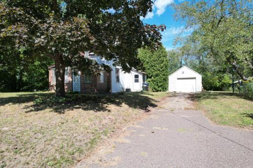 2466 Dale Street N, Roseville, MN 55113