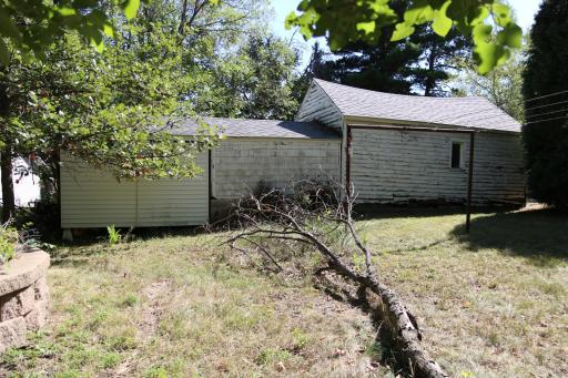 2466 Dale Street N, Roseville, MN 55113