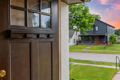 1273 Juno Avenue, Saint Paul, MN 55116