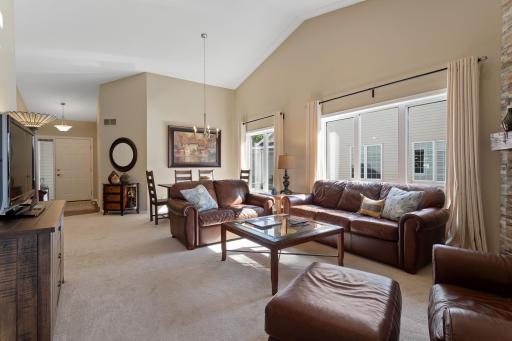 7874 Heinbuch Trail, Woodbury, MN 55125