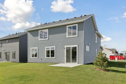 Photo taken from previous model with a similar floorplan. While similar, some options shown in the picture may not be included in this pricing. Please ask for a detailed list of included features for this listing.