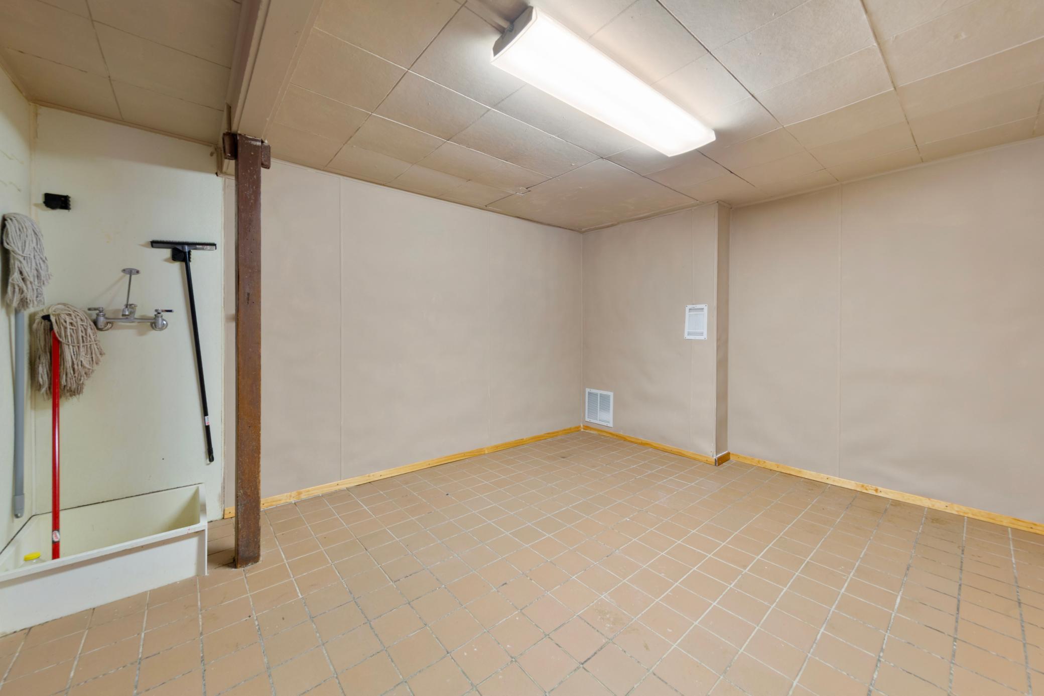Storage_break room