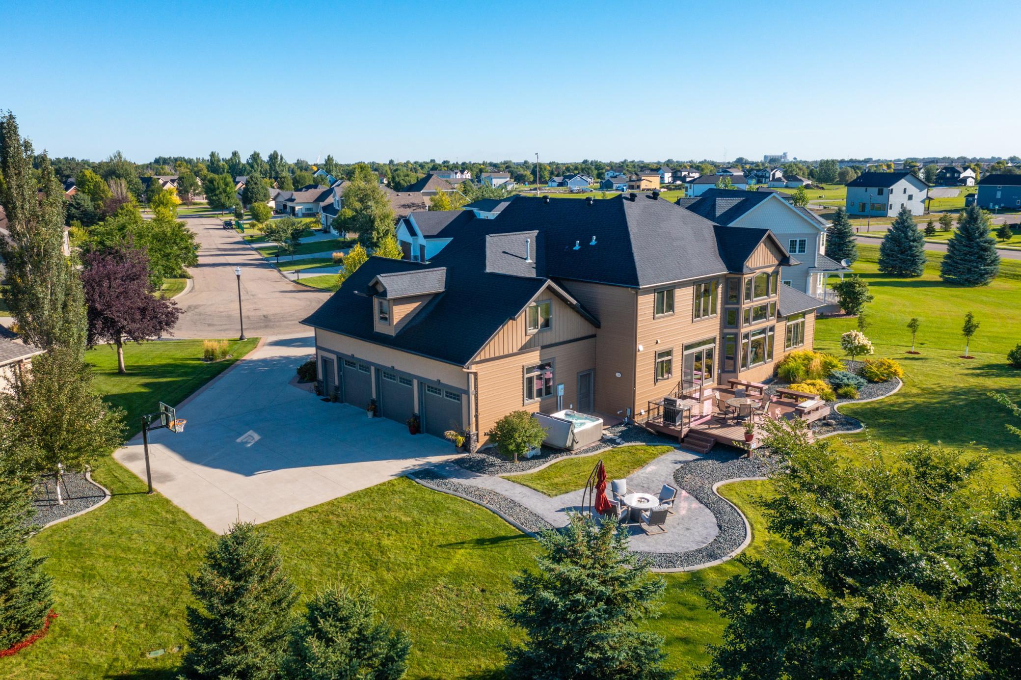 4856 2nd St SW Moorhead