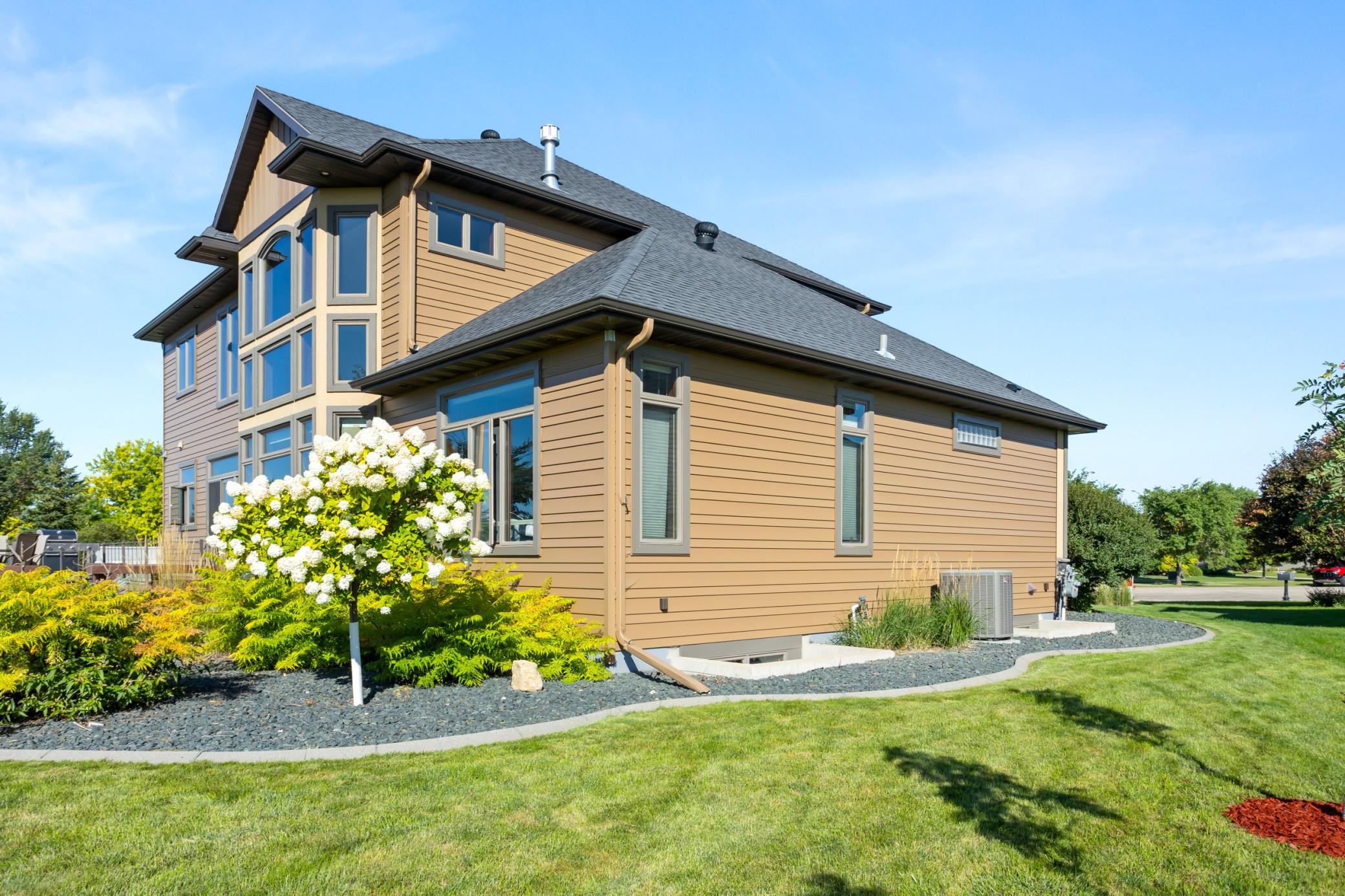 4856 2nd St SW Moorhead
