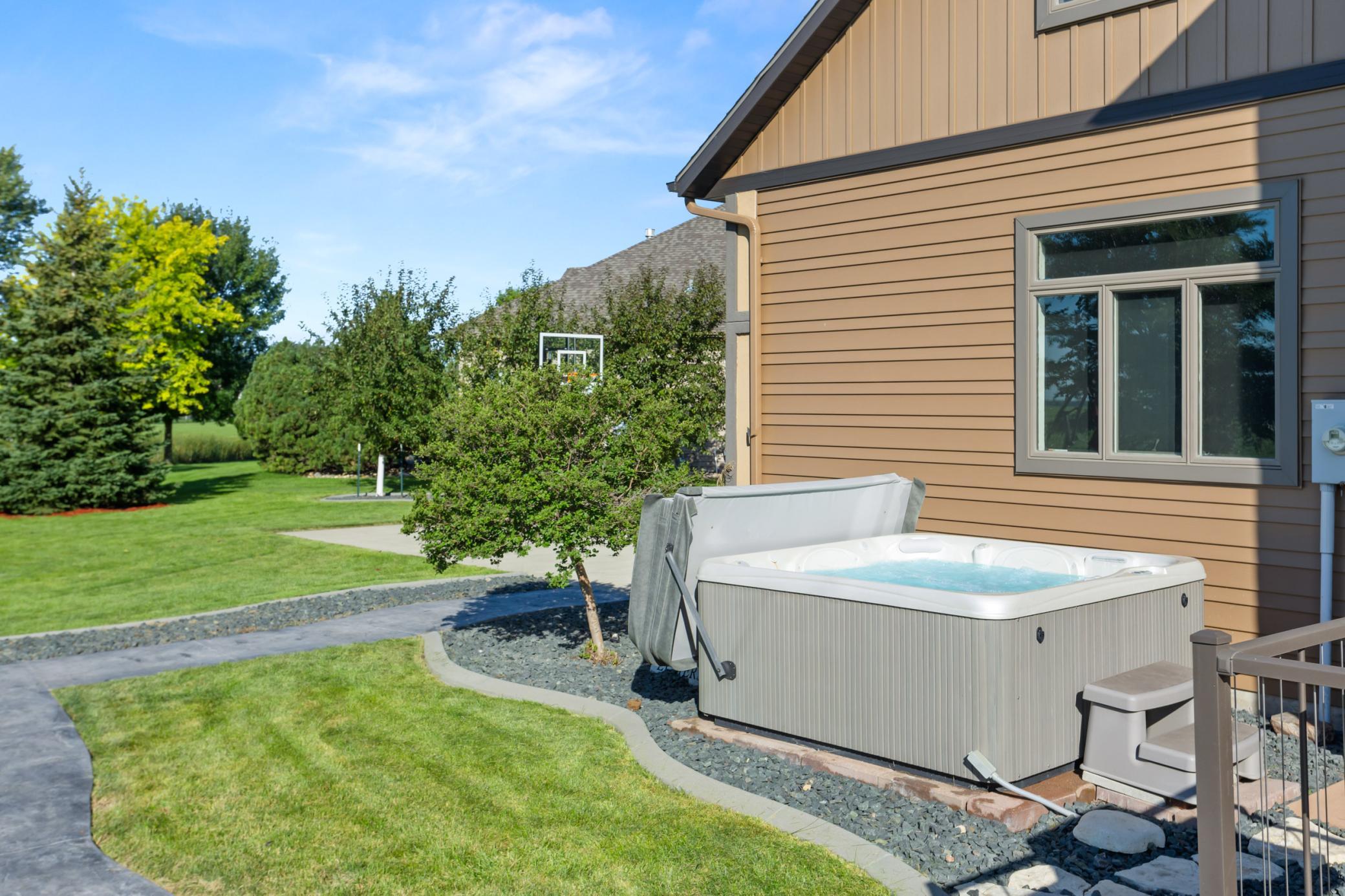 4856 2nd St SW Moorhead