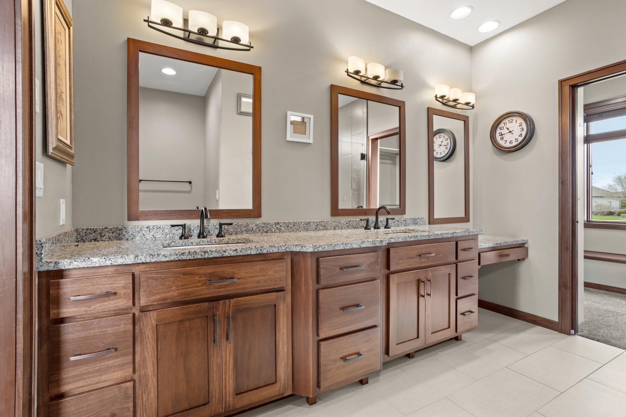 4856 2nd St SW Moorhead