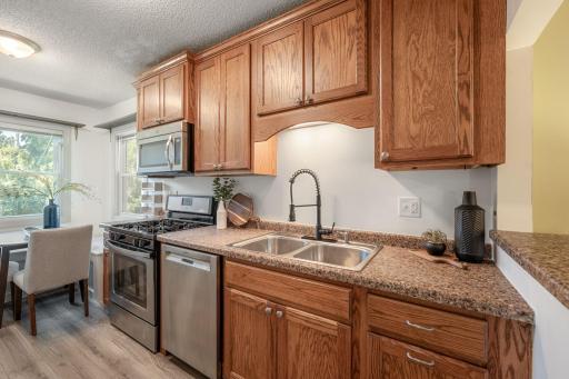 This kitchen has great quality wood cabinetry!