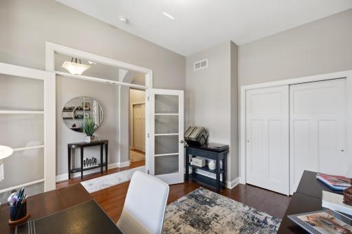 8752 Lake Riley Drive, Chanhassen, MN 55317