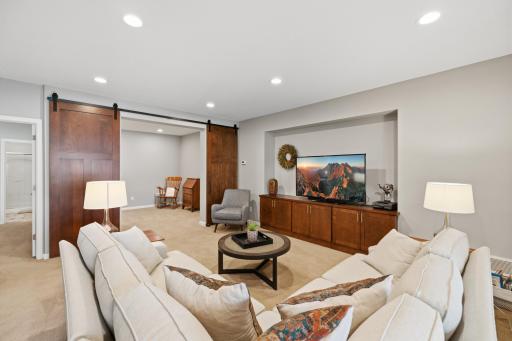 8752 Lake Riley Drive, Chanhassen, MN 55317