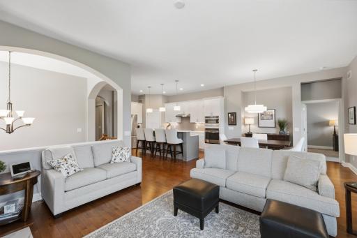 8752 Lake Riley Drive, Chanhassen, MN 55317
