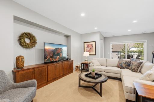 8752 Lake Riley Drive, Chanhassen, MN 55317