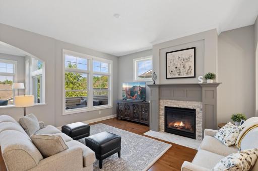 8752 Lake Riley Drive, Chanhassen, MN 55317