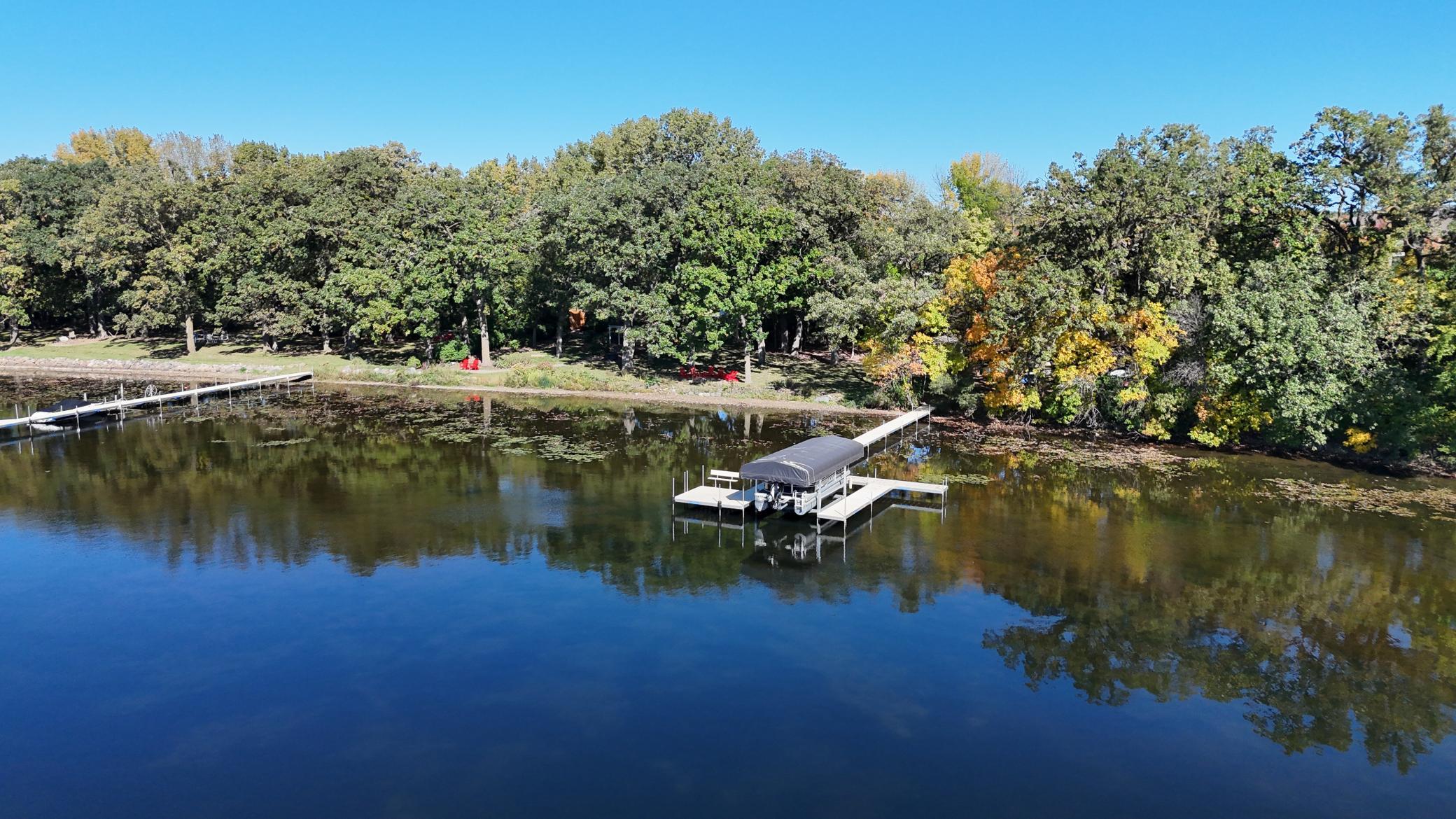 Neighborhood Lakeshore