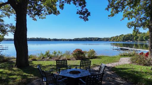 8752 Lake Riley Drive, Chanhassen, MN 55317