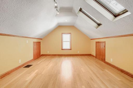 1084 Gorman Ave - Web Quality - 013 - 13 Family Room.jpg