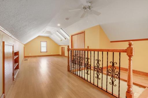 1084 Gorman Ave - Web Quality - 011 - 11 Family Room.jpg