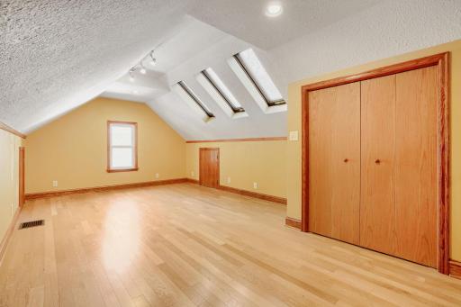 1084 Gorman Ave - Web Quality - 012 - 12 Family Room.jpg
