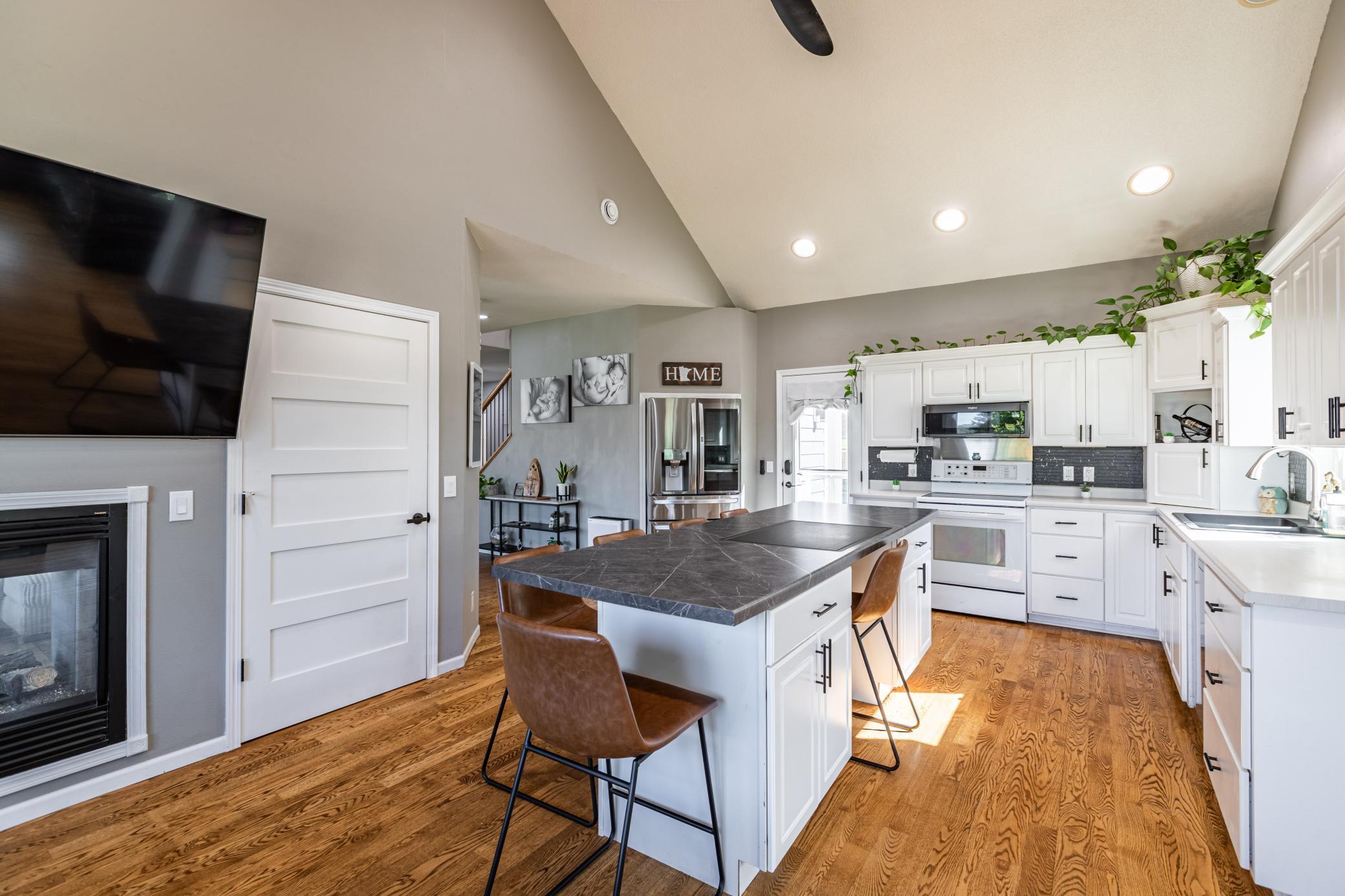 KITCHEN AREA