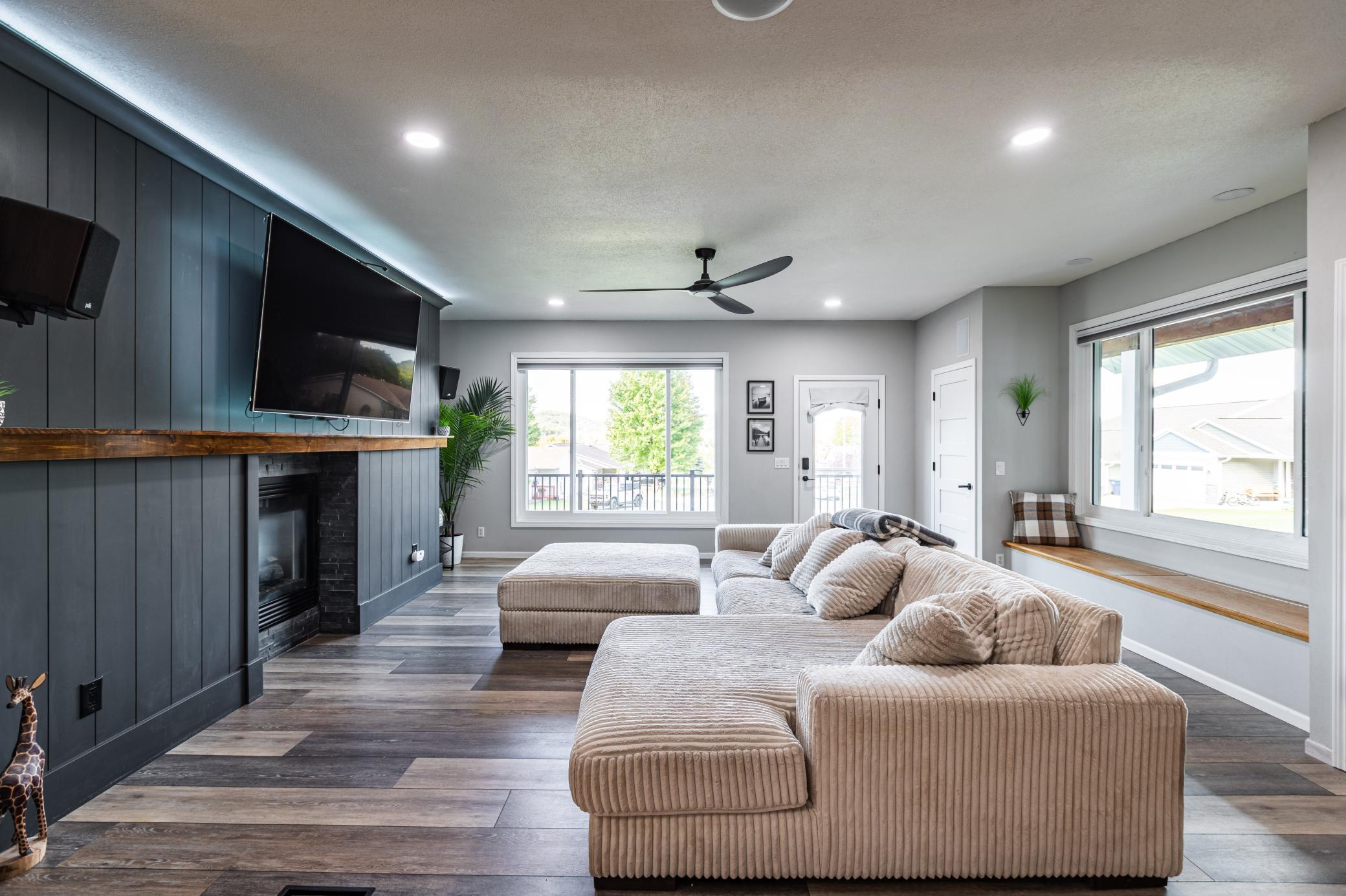 LIVING ROOM 2