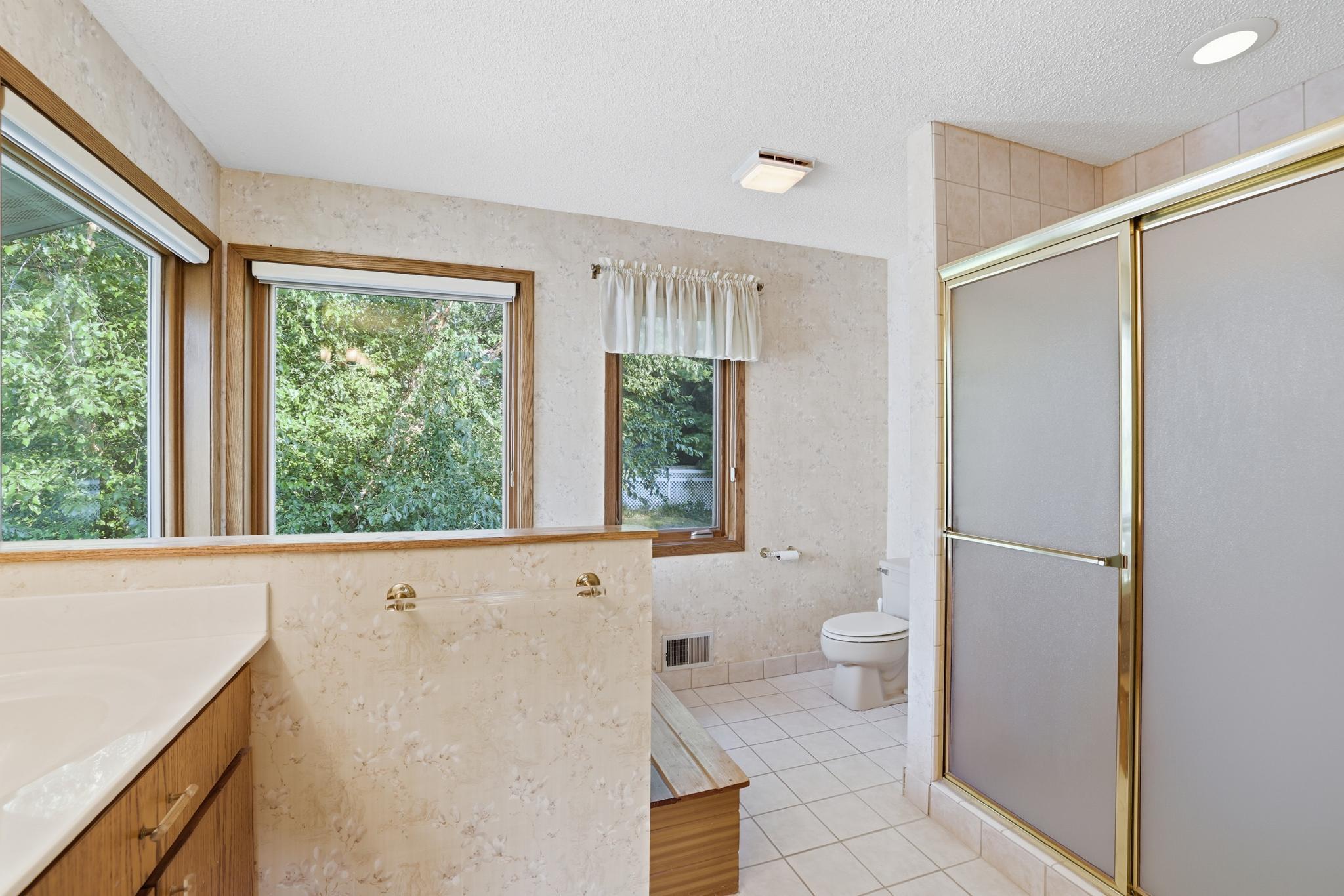 Master Bedroom bathroom