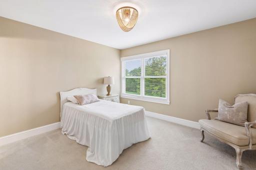 18482 Bearpath Trail, Eden Prairie, MN 55347