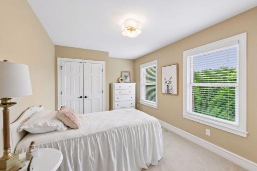 18482 Bearpath Trail, Eden Prairie, MN 55347