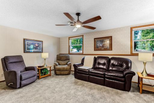 8419 Ivywood Avenue S, Cottage Grove, MN 55016