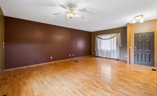 19215 English Avenue, Farmington, MN 55024