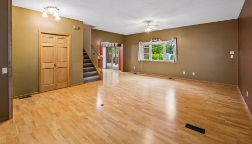19215 English Avenue, Farmington, MN 55024