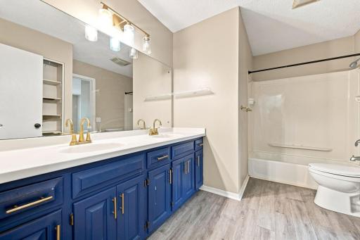360 Brooks Avenue W, Saint Paul, MN 55113