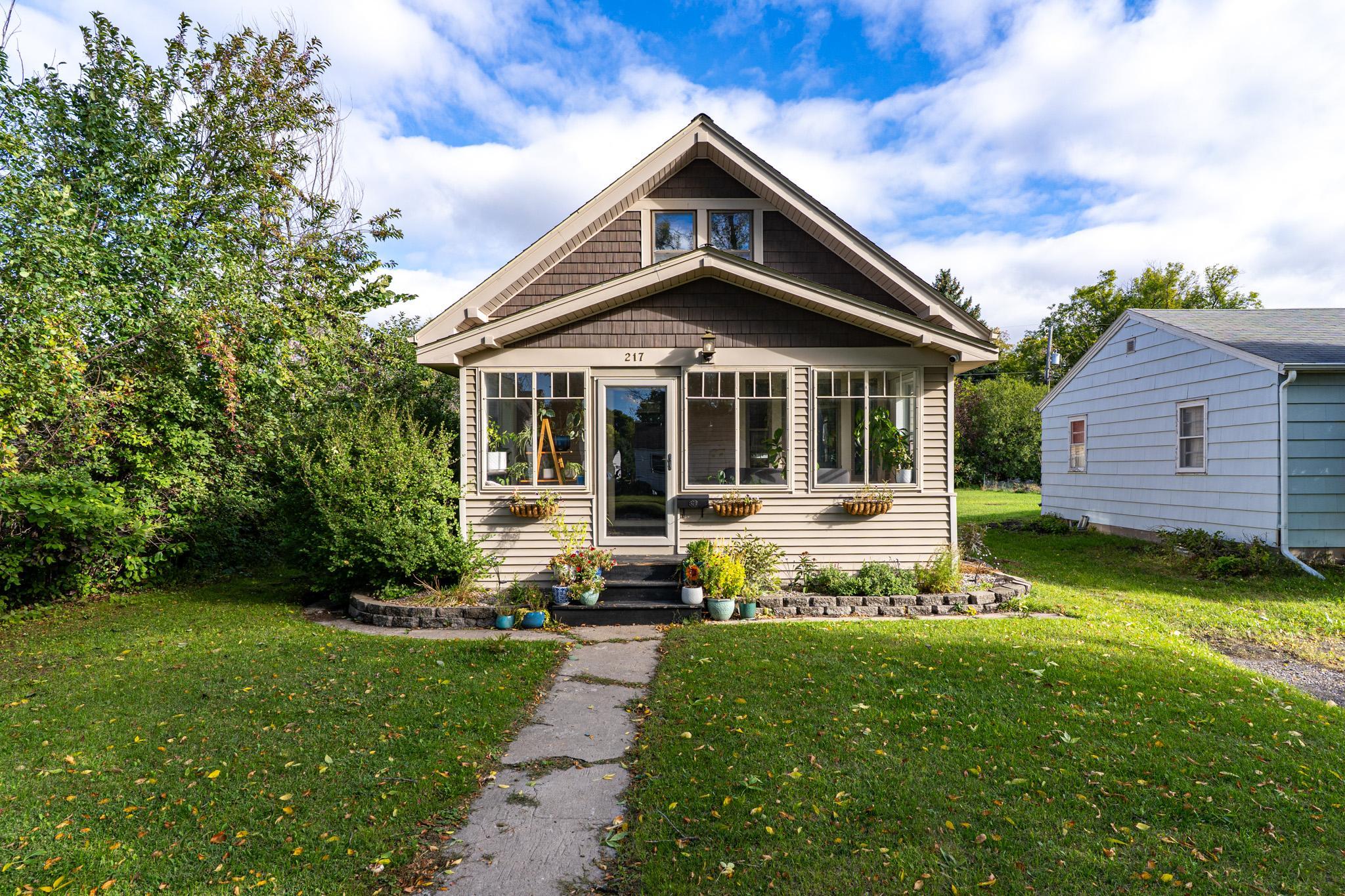 217 3rd Avenue N, Crookston, MN 56716