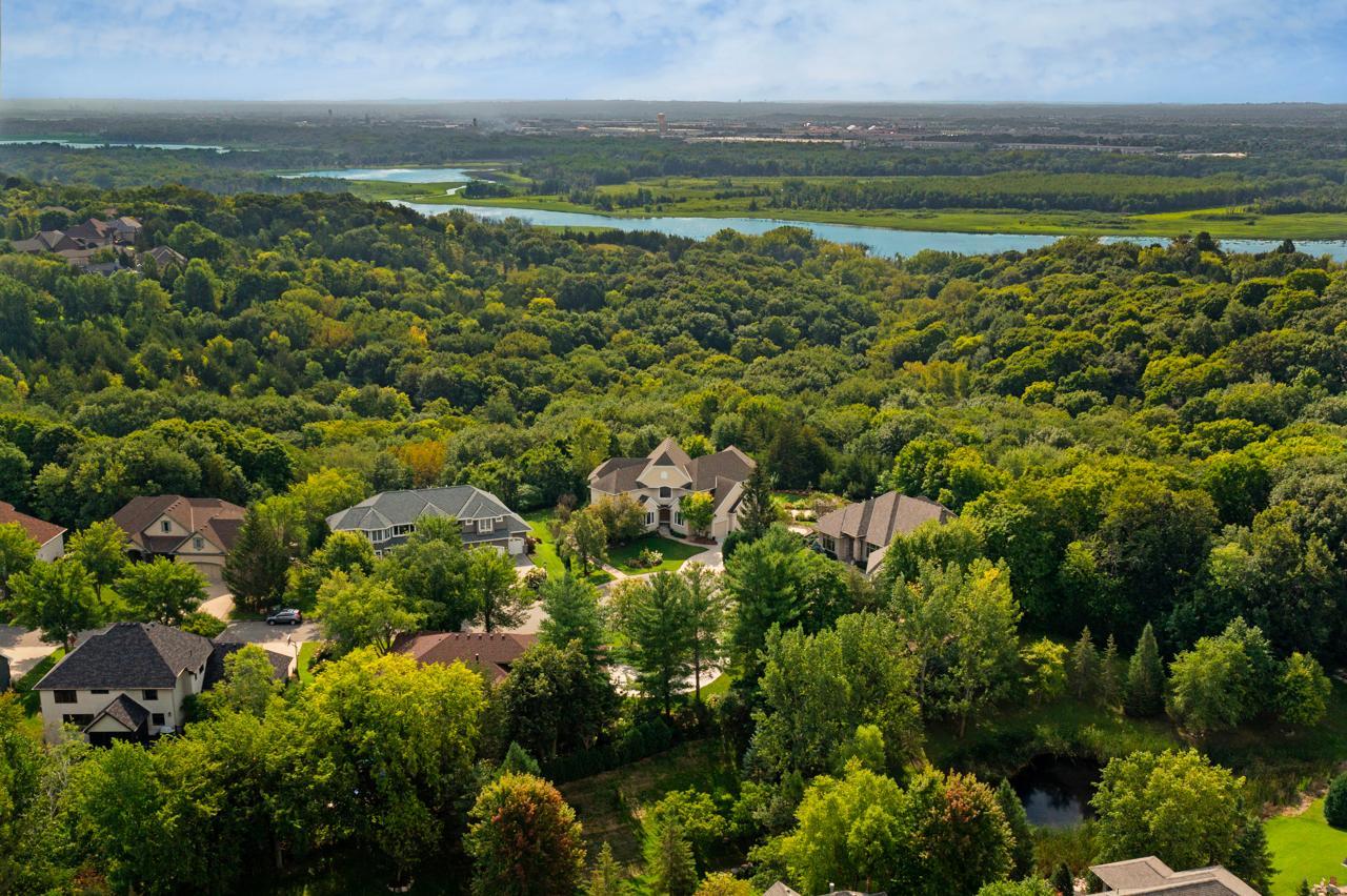Quiet overlook location with peaceful, nature-filled surroundings