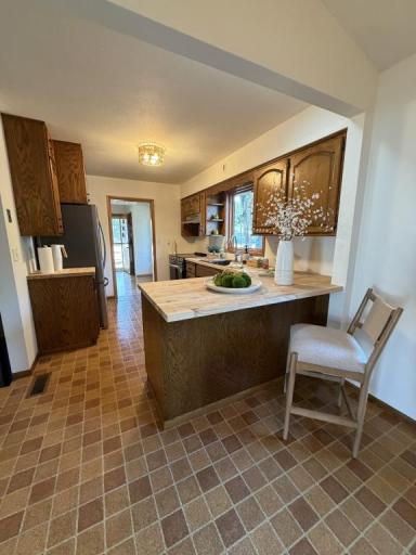 13-Kitchen Dining 2.jpg