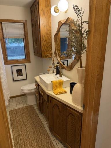 16-Main Bath 1.jpg