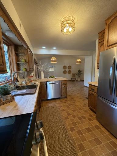 09-Kitchen 2.jpg