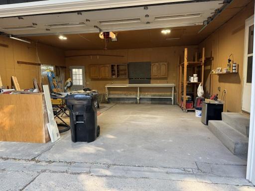 25-Garage .jpg
