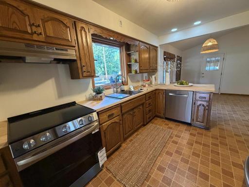 08-Kitchen 1.jpg