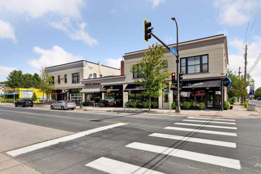 Around the corner from dining, shopping, public transit and many of the conveniences the King Field neighborhood has to offer!