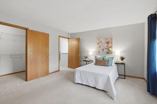 42-web-or-mls-6850_Jenny_Ln_Woodbury_MN_4298.jpg