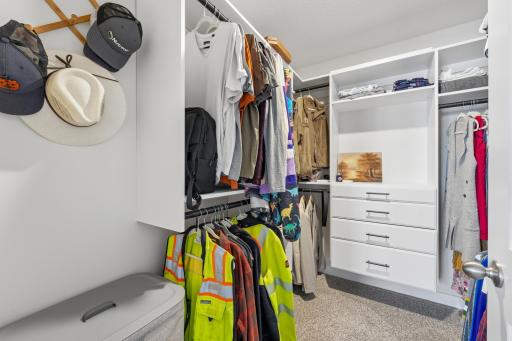 Closet system in Primary