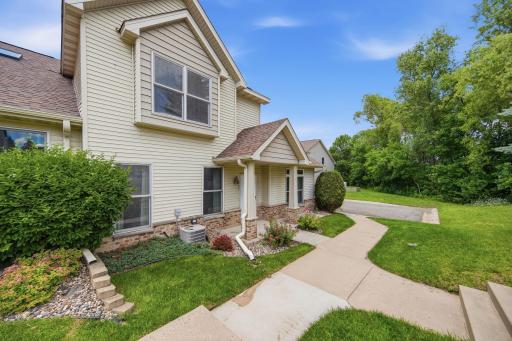 797 Parkside Lane, Minneapolis, MN 55421