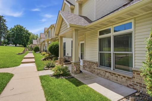 797 Parkside Lane, Minneapolis, MN 55421