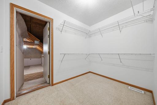 797 Parkside Lane, Minneapolis, MN 55421