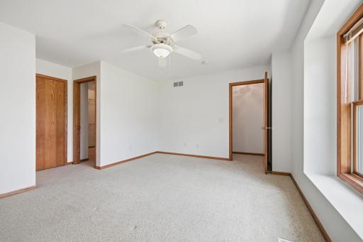 797 Parkside Lane, Minneapolis, MN 55421