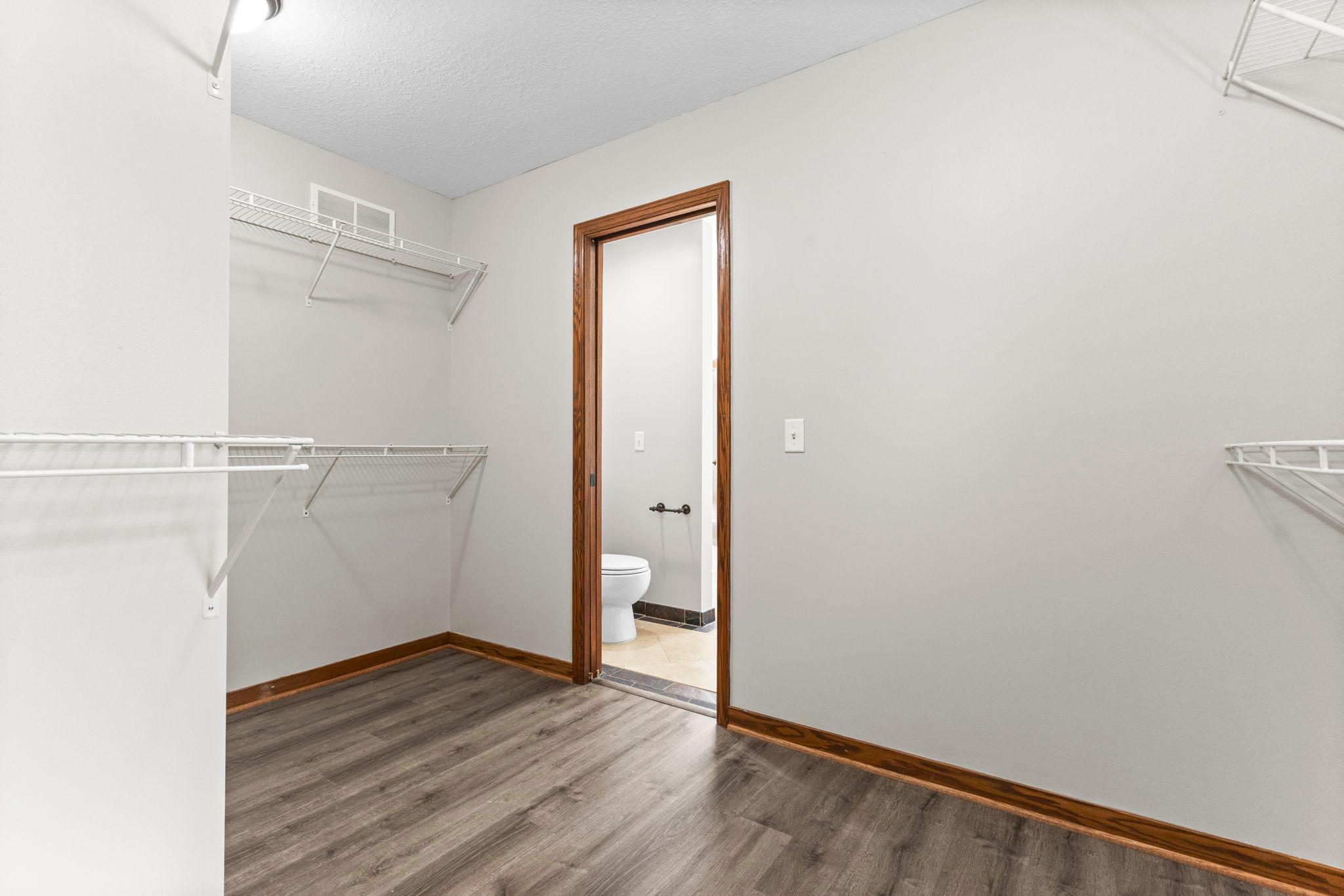46-web-or-mls-7355 Old Mill Rd-290.jpg