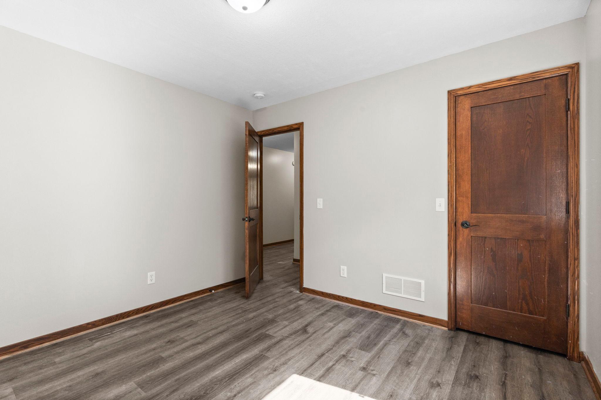 55-web-or-mls-7355 Old Mill Rd-335.jpg