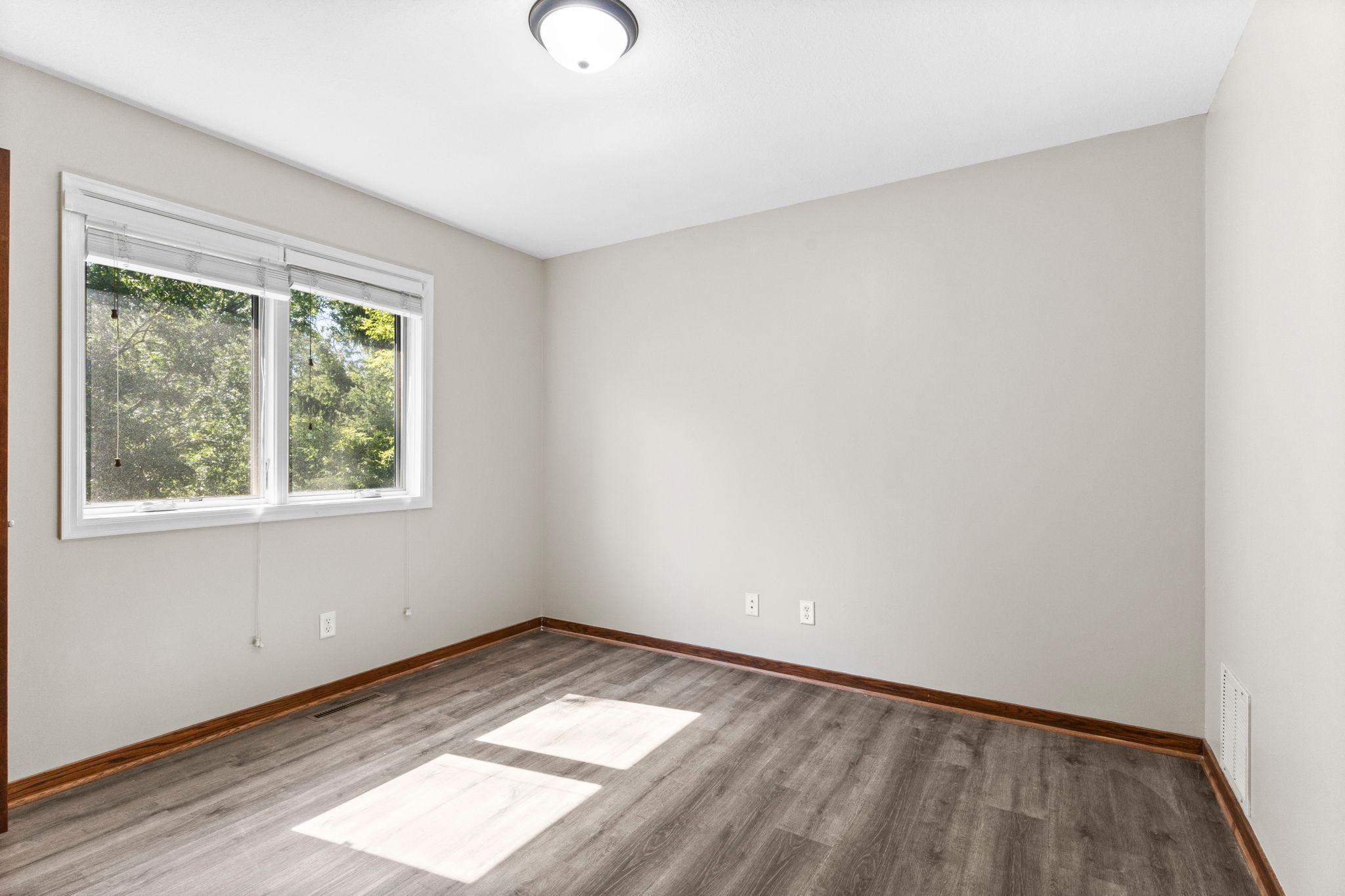 54-web-or-mls-7355 Old Mill Rd-330.jpg